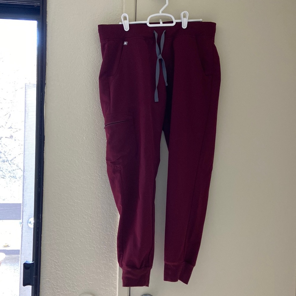 FIGS Burgundy Medium petite Zamora Jogger